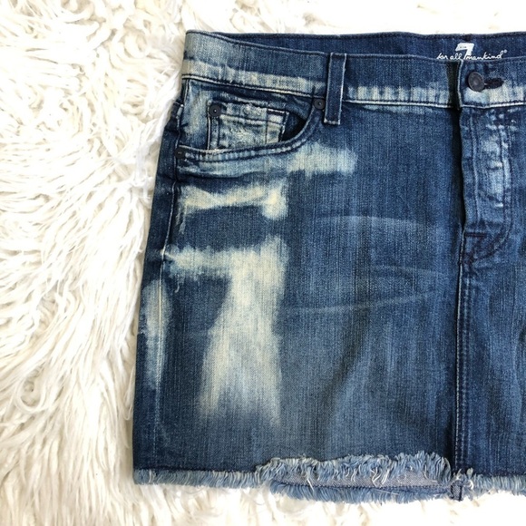 7 for all Mankind Y2K Bleached Distressed Dark Denim Mini Fray Hem Skirt NWT 32 - Picture 4 of 9